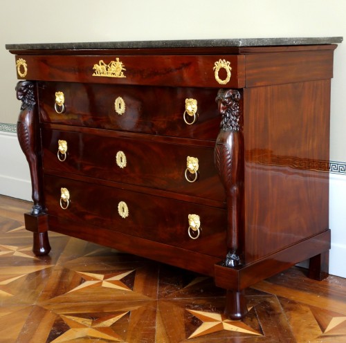 Commode d'époque Consulat en acajou attribuée à Jacob Frères - Mobilier Style Empire