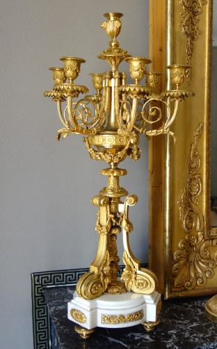 Luminaires Bougeoirs et Chandeliers - Paire de candélabres fin Napoléon III en bronze doré d'après Dugourc