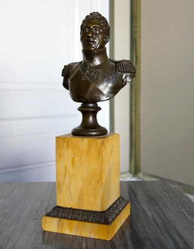 Buste de Charles X en bronze patiné et marbre jaune de Sienne - Sculpture Style Restauration - Charles X