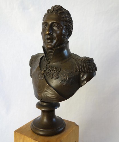 Buste de Charles X en bronze patiné et marbre jaune de Sienne - Restauration - Charles X