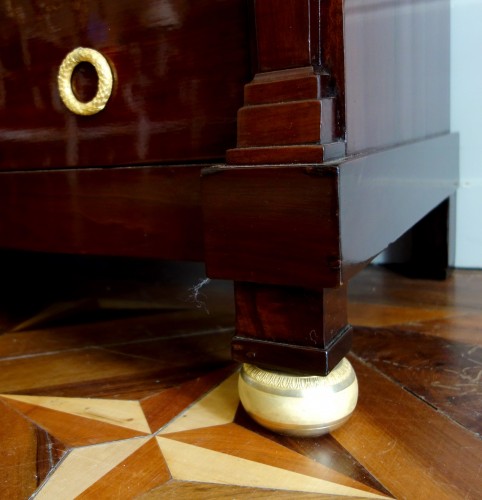 Antiquités - Commode d'époque Empire en acajou par Marcion