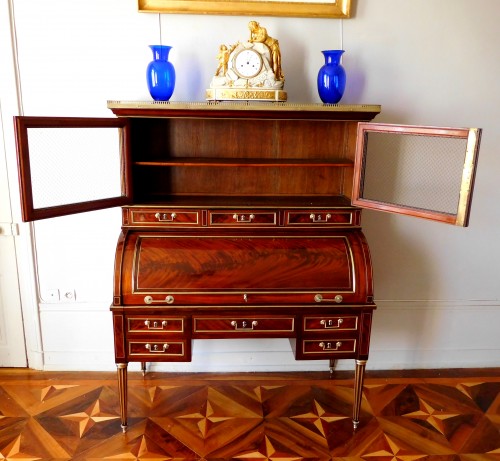 Louis XVI mahogany cylinder desk - France 18th century - Louis XVI