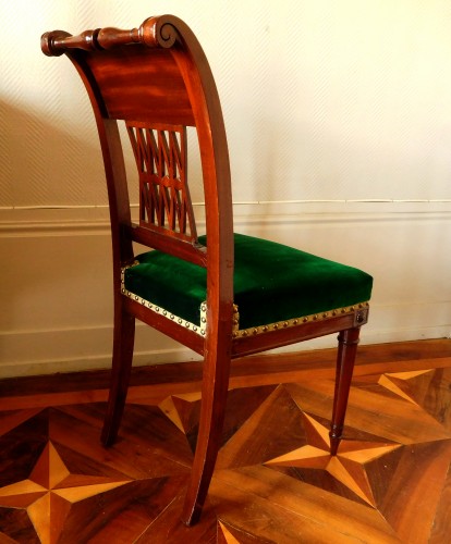 Paire de chaises à l'Etrusque Directoire en acajou - Directoire