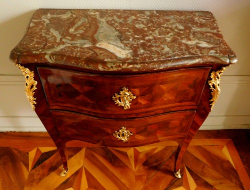 Mobilier Commode - Petite commode Louis XV estampillée François Garnier