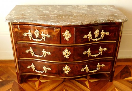 Antiquités - Commode en bois de violette d'époque Louis XV estampille Marchand