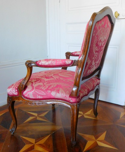 XVIIIe siècle - Fauteuil Louis XV estampillé Michel Cresson