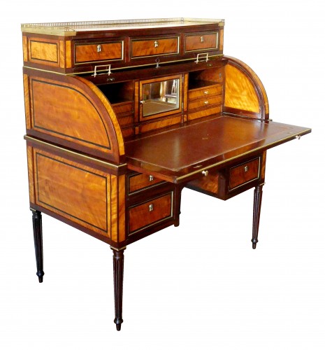 Louis XVI mahogany and satinwood cylinder desk - France early 19th century