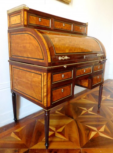 Furniture  - Louis XVI mahogany and satinwood cylinder desk - France early 19th century