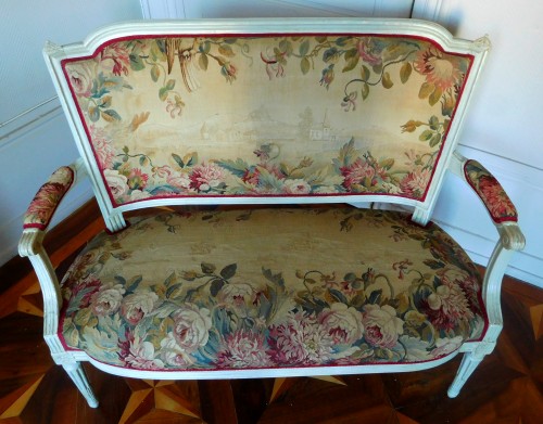 18th century - Louis XVI Sofa With Aubusson Tapestry - Circa 1780