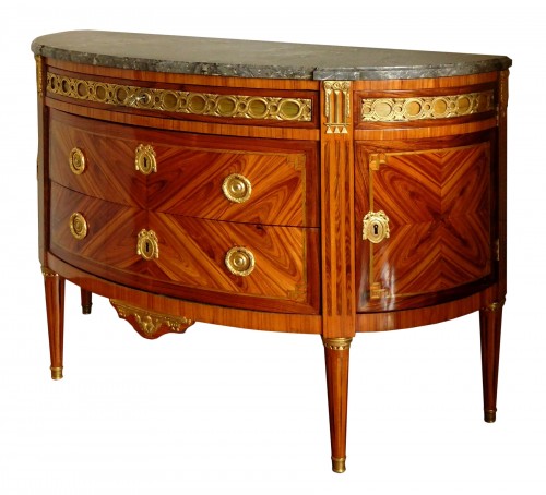 Large commode demi lune d'époque Louis XVI, Estampillée de Jacques Bircklé