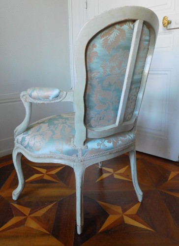 Sièges Fauteuil & Bergère - Paire de fauteuils cabriolets Louis XV estampillé de PFJ Corbisier