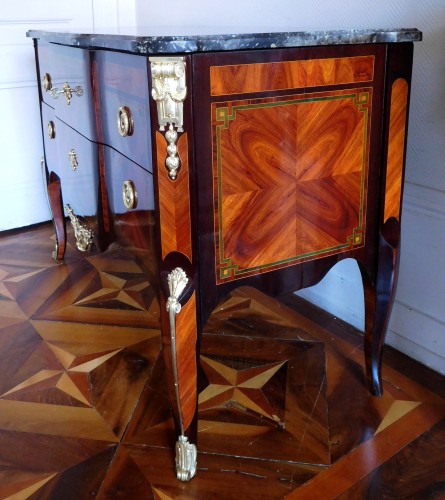 Antiquités - Transition Period Marquetry Commode, Circa 1775  - Stamped  Ohneberg