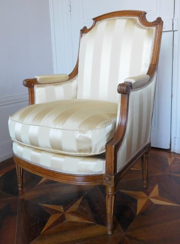 JBB Demay : large Louis XVI bergere, Tassinari &amp; Chatel silk, 18th century - Seating Style Louis XVI