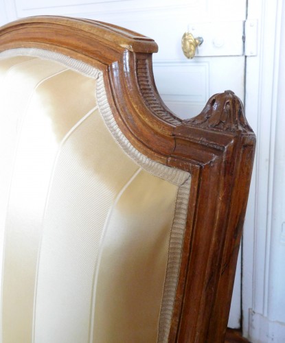 Antiquités - JBB Demay : large Louis XVI bergere, Tassinari &amp; Chatel silk, 18th century