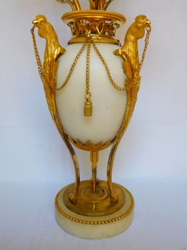 Louis XVI - Garniture de cheminée en bronze doré d'époque Louis XVI