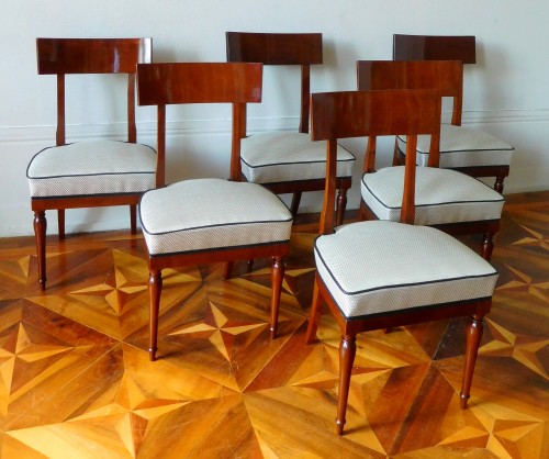 Six chaises à l'étrusque en acajou d'époque Directoire - Consulat - Sièges Style Directoire