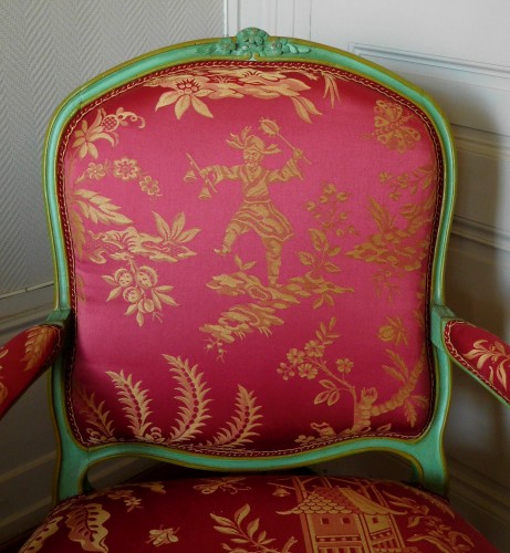 Antiquités - Paire de fauteuils Louis XV à la Reine estampille Pierre Bara