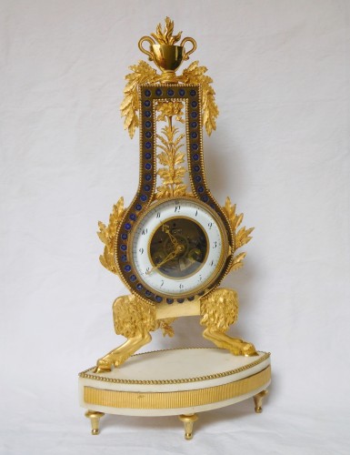 Horlogerie Pendule - Pendule d'époque Directoire en bronze doré et émail bleu