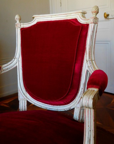 Antiquités - Suite de six fauteuils cabriolets Louis XVI estampille de JI Roussens
