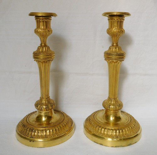Paire de flambeaux en bronze doré fin XVIIIe siècle - Luminaires Style Louis XVI