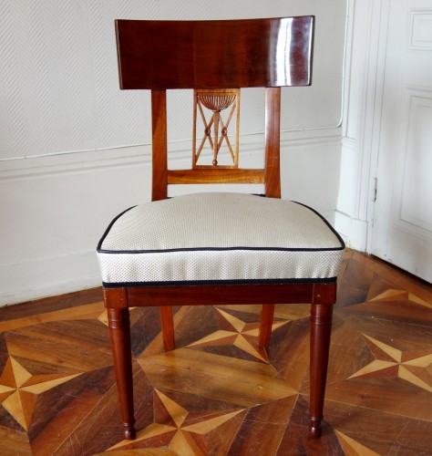 Série de six chaises de salle à manger d'époque Consulat - GSLR Antiques
