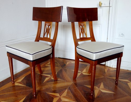 Série de six chaises de salle à manger d'époque Consulat - Empire