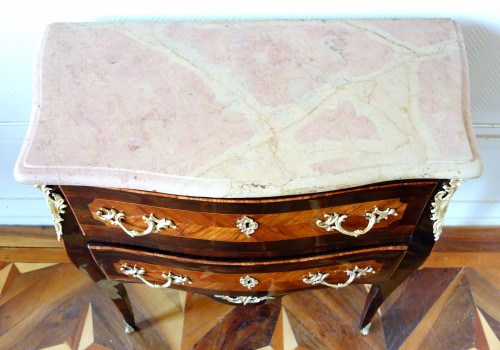 Louis XV - Commode d'entre deux d'époque Louis XV estampillée de Birclet