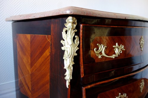 Antiquités - Commode d'entre deux d'époque Louis XV estampillée de Birclet