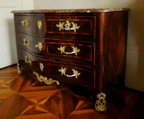 Commode d'époque Louis XV estampillée de Fléchy - Mobilier Style Louis XV