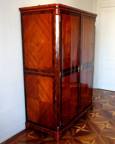 Armoire Louis XV estampillée de Claude Charles Saunier - GSLR Antiques