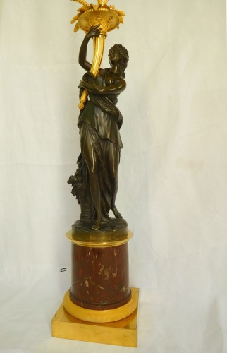 Candélabre en bronze doré et patiné fin XVIIIe attribué à François Rémond - Luminaires Style Directoire
