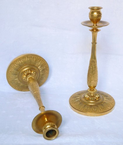 Paire de bougeoirs Empire en bronze doré - GSLR Antiques