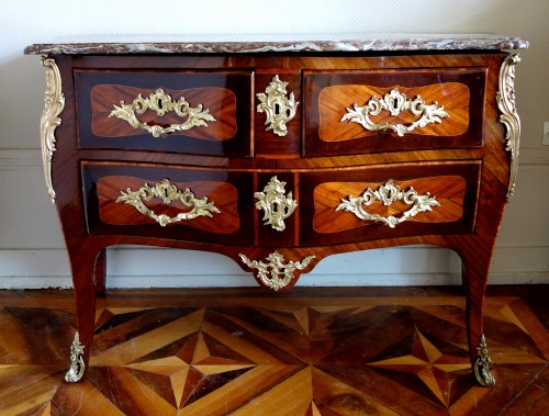 Commode sauteuse d'époque Louis XV, Estampillée JB Galet - Mobilier Style Louis XV