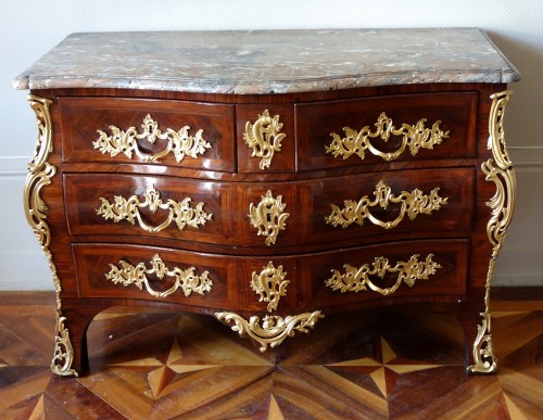 Commode tombeau d'époque Louis XV estampille de IB GAUTIER - Mobilier Style Louis XV