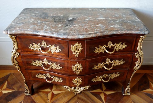 Mobilier Commode - Commode tombeau d'époque Louis XV estampille de IB GAUTIER