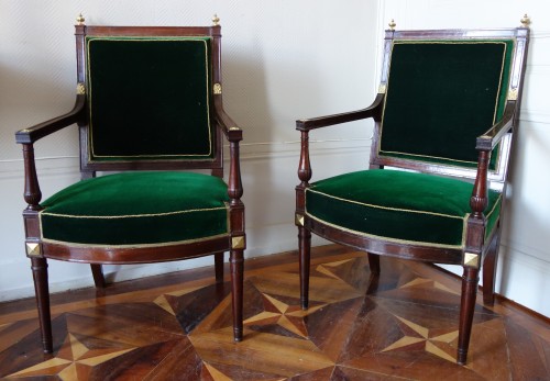 Paire de fauteuils d'époque Directoire en acajou et bronze doré attribués à Jacob - Sièges Style Directoire