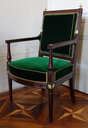 Sièges Fauteuil & Bergère - Paire de fauteuils d'époque Directoire en acajou et bronze doré attribués à Jacob
