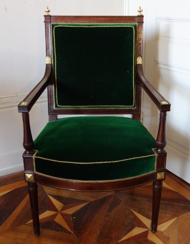 Paire de fauteuils d'époque Directoire en acajou et bronze doré attribués à Jacob - GSLR Antiques