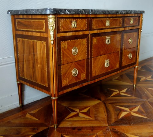 Louis XVI Marquetry commode - Stamp of Pascal  Coigniard - 