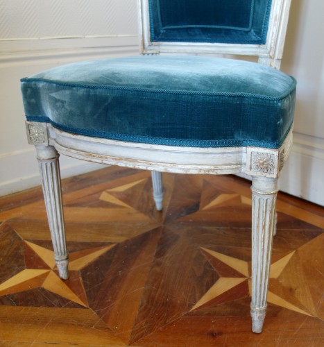 Antiquités - Série de 4 chaises de salon Louis XVI - estampille de Pluvinet