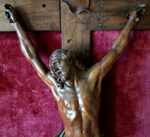 Christ en bois de Bagard, travail nancéen fin du XVIIe Siècle - GSLR Antiques