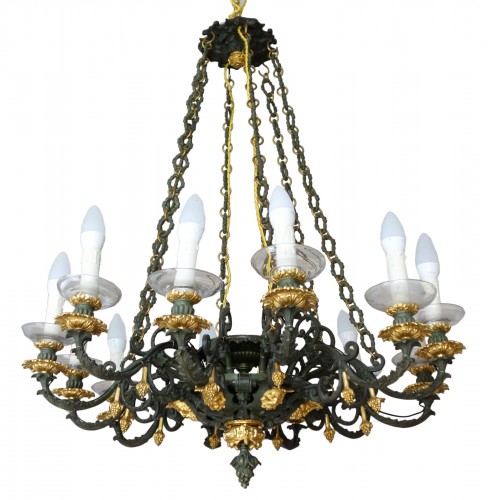 12 Lights Patinated &amp; Gilt Bronze Chandelier, early 19th century