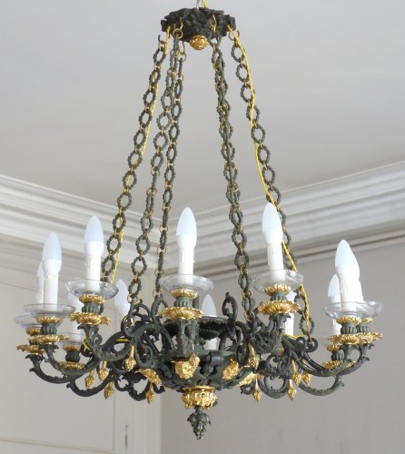 12 Lights Patinated &amp; Gilt Bronze Chandelier, early 19th century - Lighting Style Restauration - Charles X