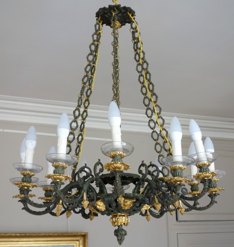 Lighting  - 12 Lights Patinated &amp; Gilt Bronze Chandelier, early 19th century