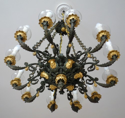 19th century - 12 Lights Patinated &amp; Gilt Bronze Chandelier, early 19th century