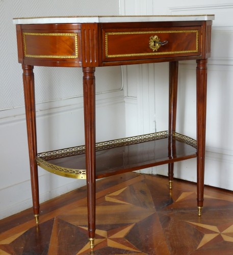 Small Louis XVI Directoire Mahogany Console, late 18th century - Furniture Style Louis XVI