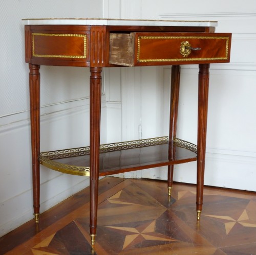 Louis XVI - Small Louis XVI Directoire Mahogany Console, late 18th century