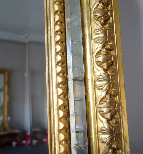 Miroir Napoléon III en bois doré et à parecloses - Napoléon III