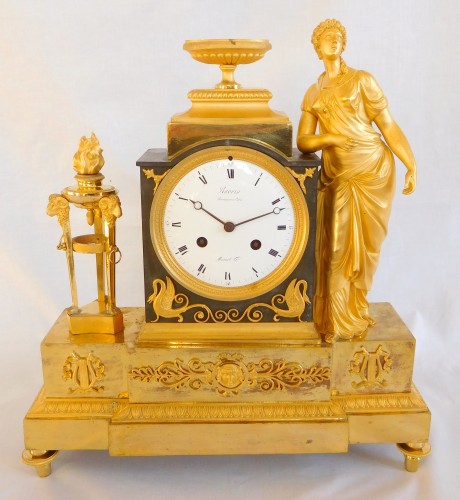 Pendule Empire en bronze doré signée de Ravrio - Horlogerie Style Empire