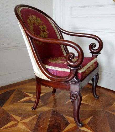 Sièges Fauteuil & Bergère - Paire de fauteuils gondole en acajou vers 1830 estampillés de Jeanselme